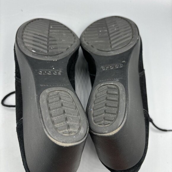 Crocs Black Suede Leigh Ankle Boot Wedge Lace Up 9.5 Bootie - Picture 8 of 8